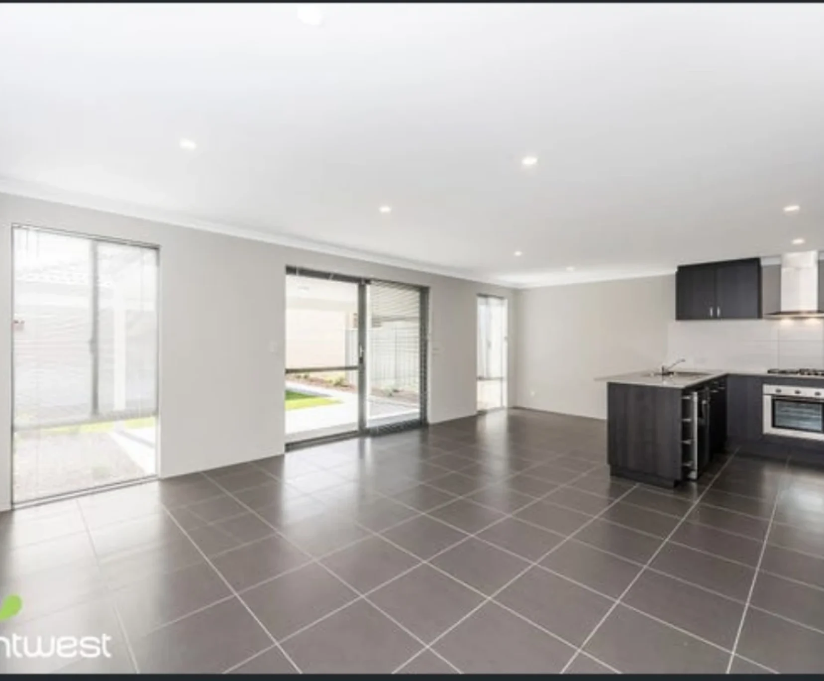 2 Rooms for Rent in Hilbert, Perth | $320, Unfurnished, Shared bathroom student accommodation in Perth - img_2