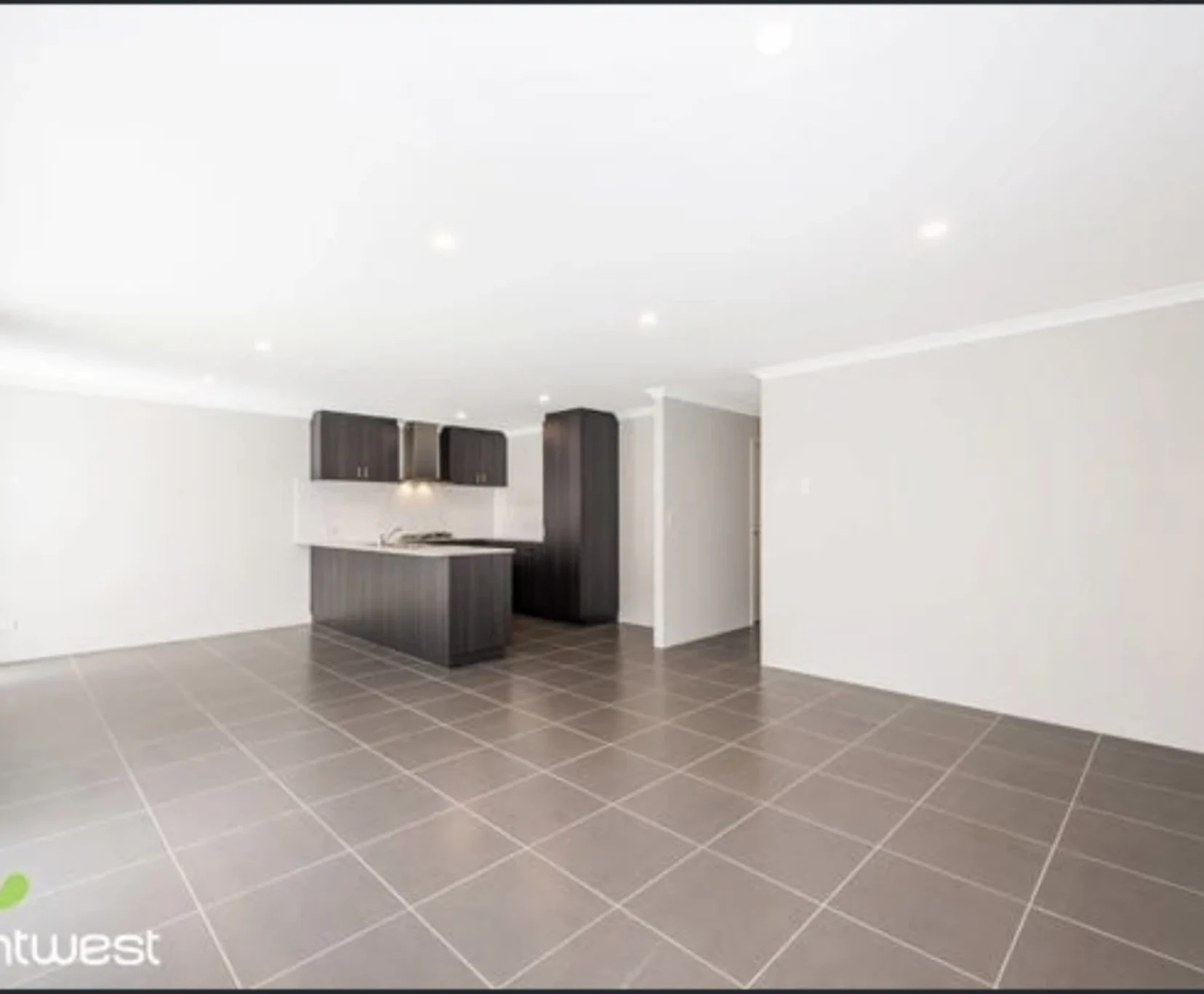 2 Rooms for Rent in Hilbert, Perth | $320, Unfurnished, Shared bathroom student accommodation in Perth - img_3