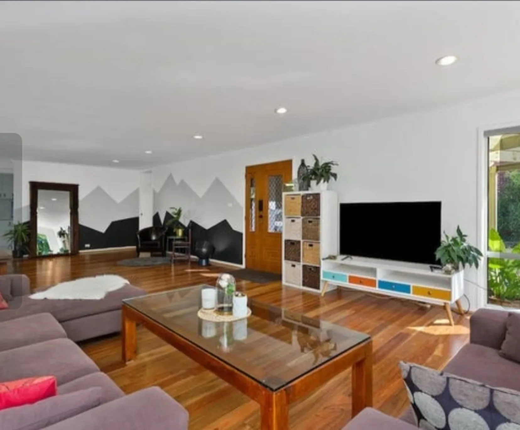 Room for Rent in Narrabundah, Canberra | $300, Unfurnished, Shared bathroom - student accommodation in Canberra - img_1