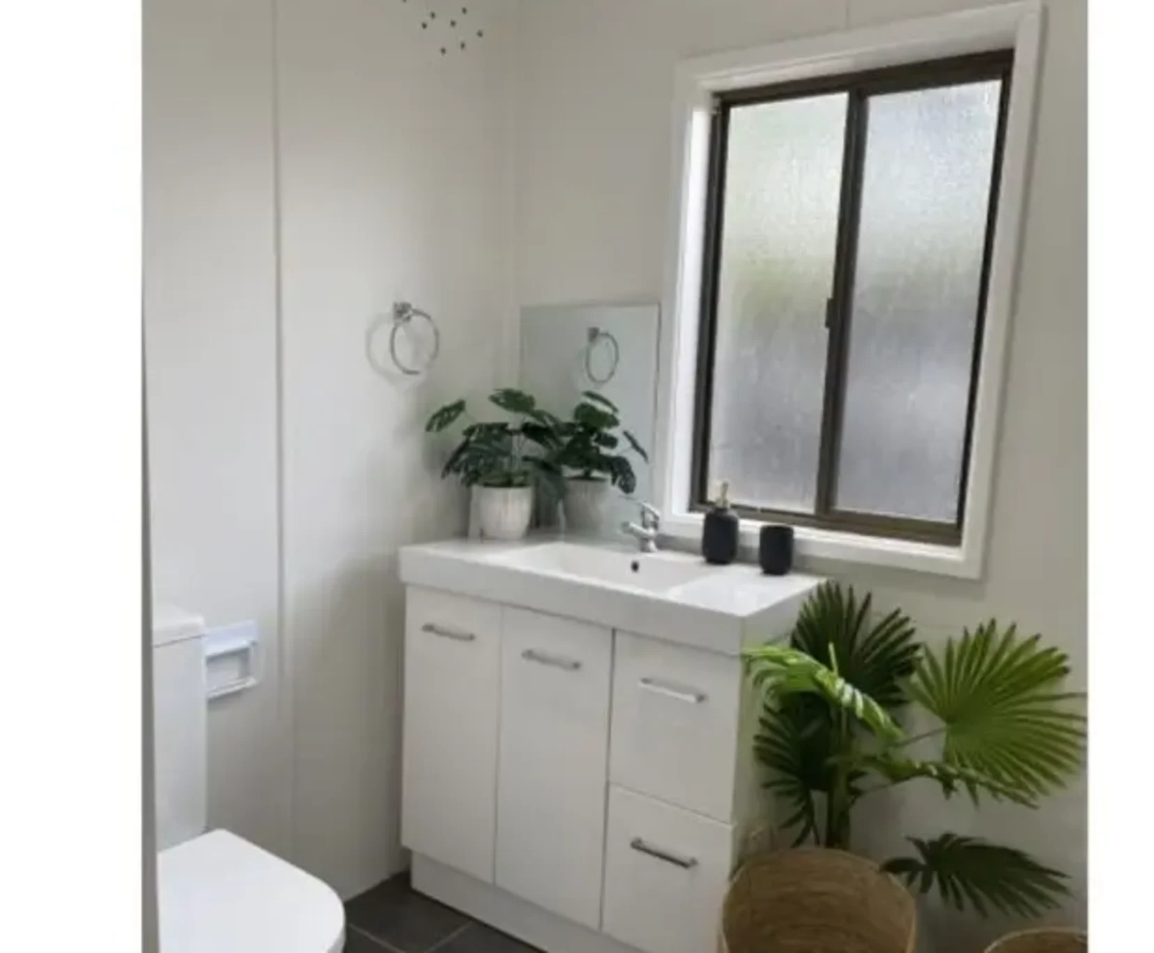 Room for Rent in Seven Hills, Sydney | $290, Furnished, Shared bathroom student accommodation in Sydney - img_3