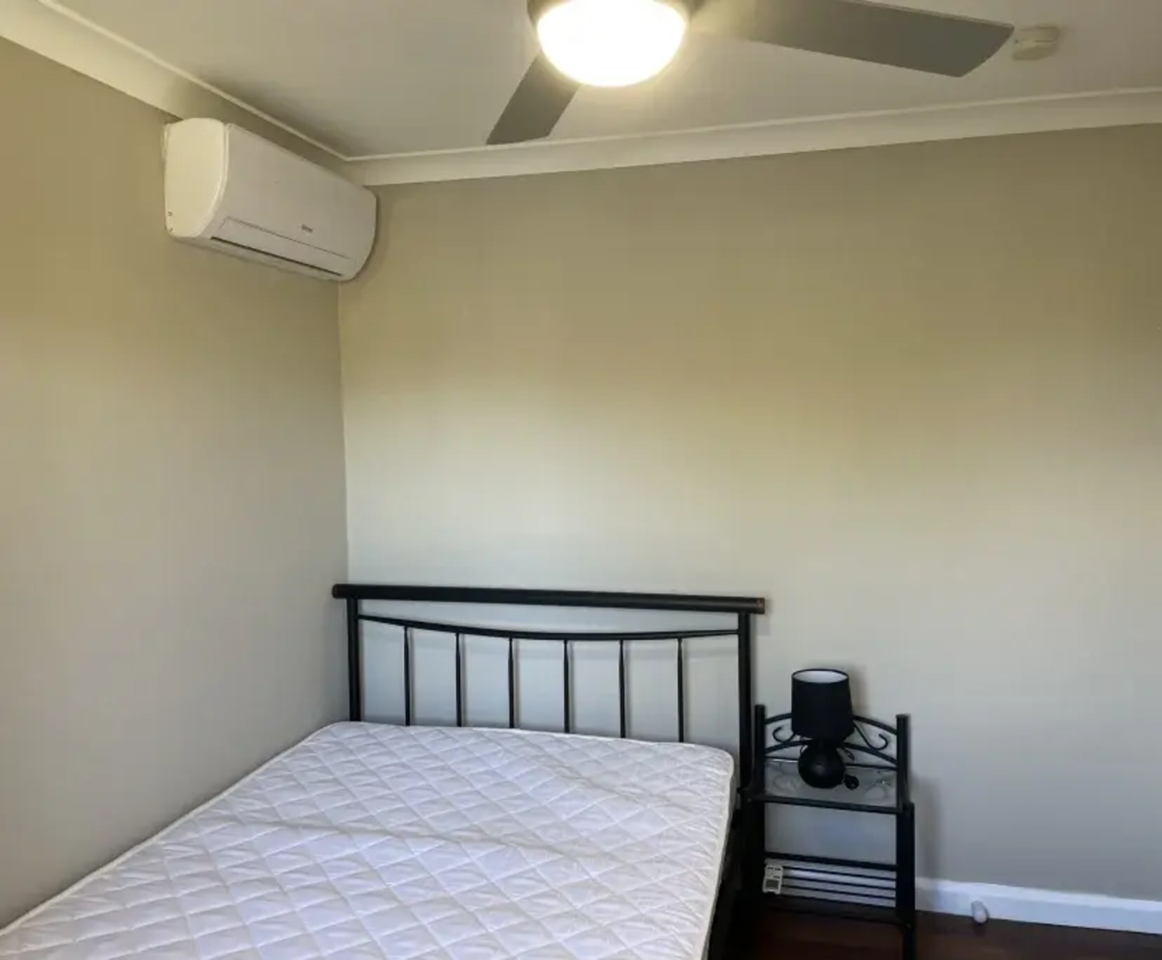 Studio for Rent in Clontarf, Brisbane | $350, Furnished, Ensuite - student accommodation in Brisbane - img_5