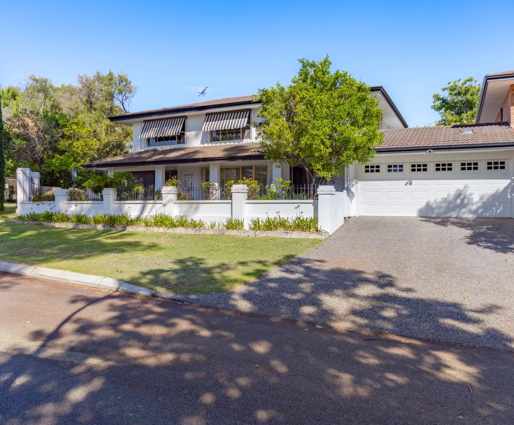 Whole Property for Rent in Applecross, Perth | $2,500, Furnished, Own bathroom - student accommodation in Perth - img_2