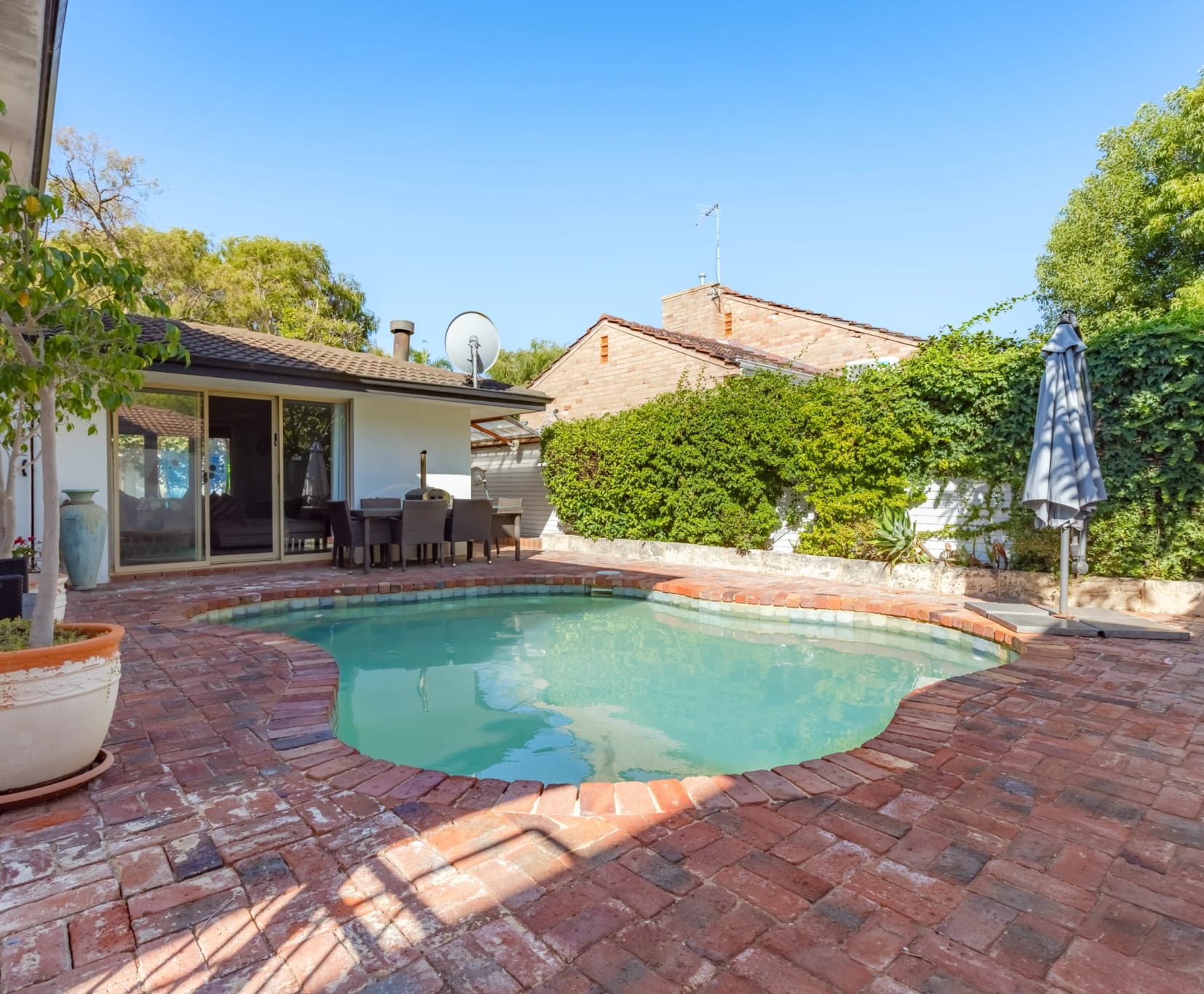Whole Property for Rent in Applecross, Perth | $2,500, Furnished, Own bathroom - student accommodation in Perth - img_8