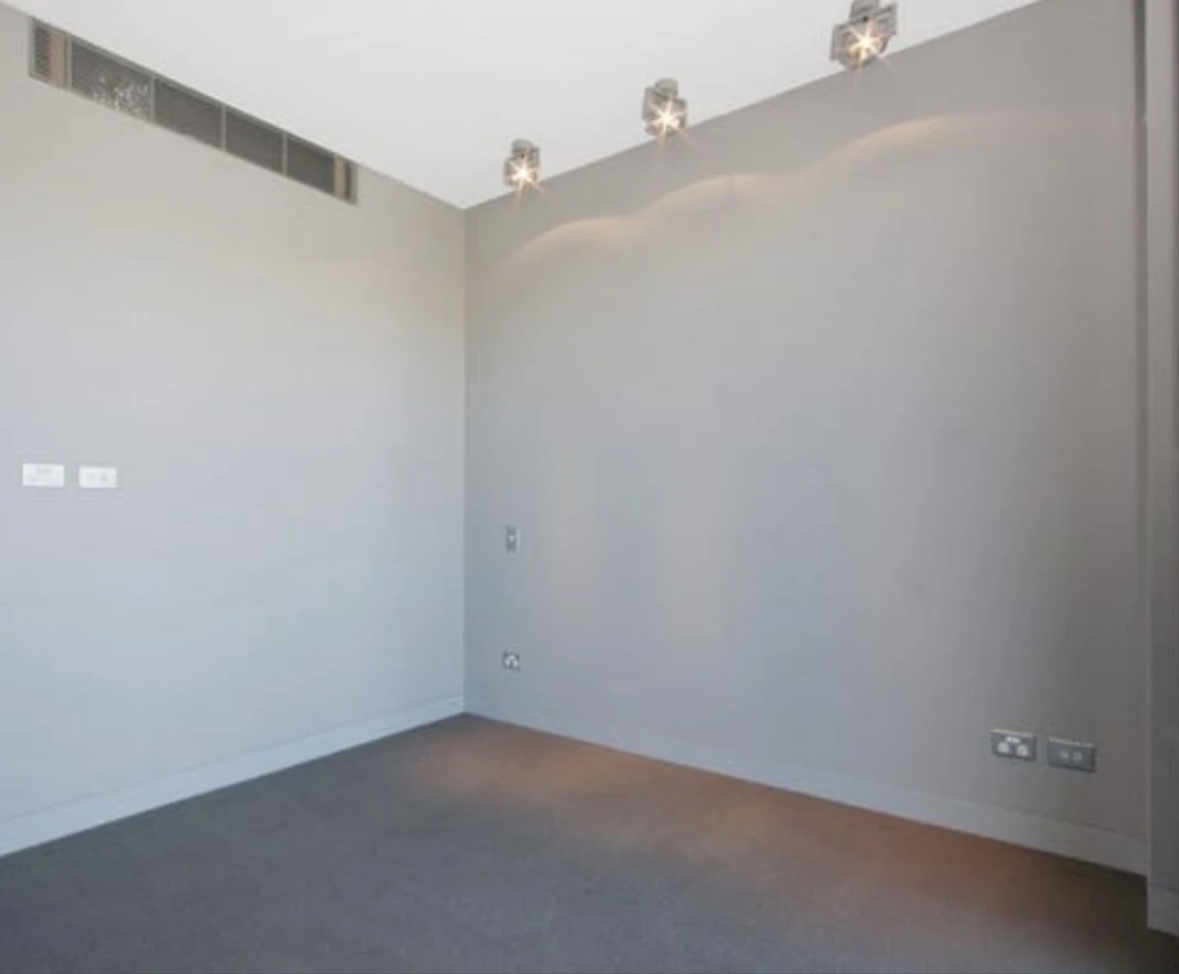 Whole Property for Rent in Kingston, Canberra | $700, Unfurnished, Own bathroom - student accommodation in Canberra - img_9