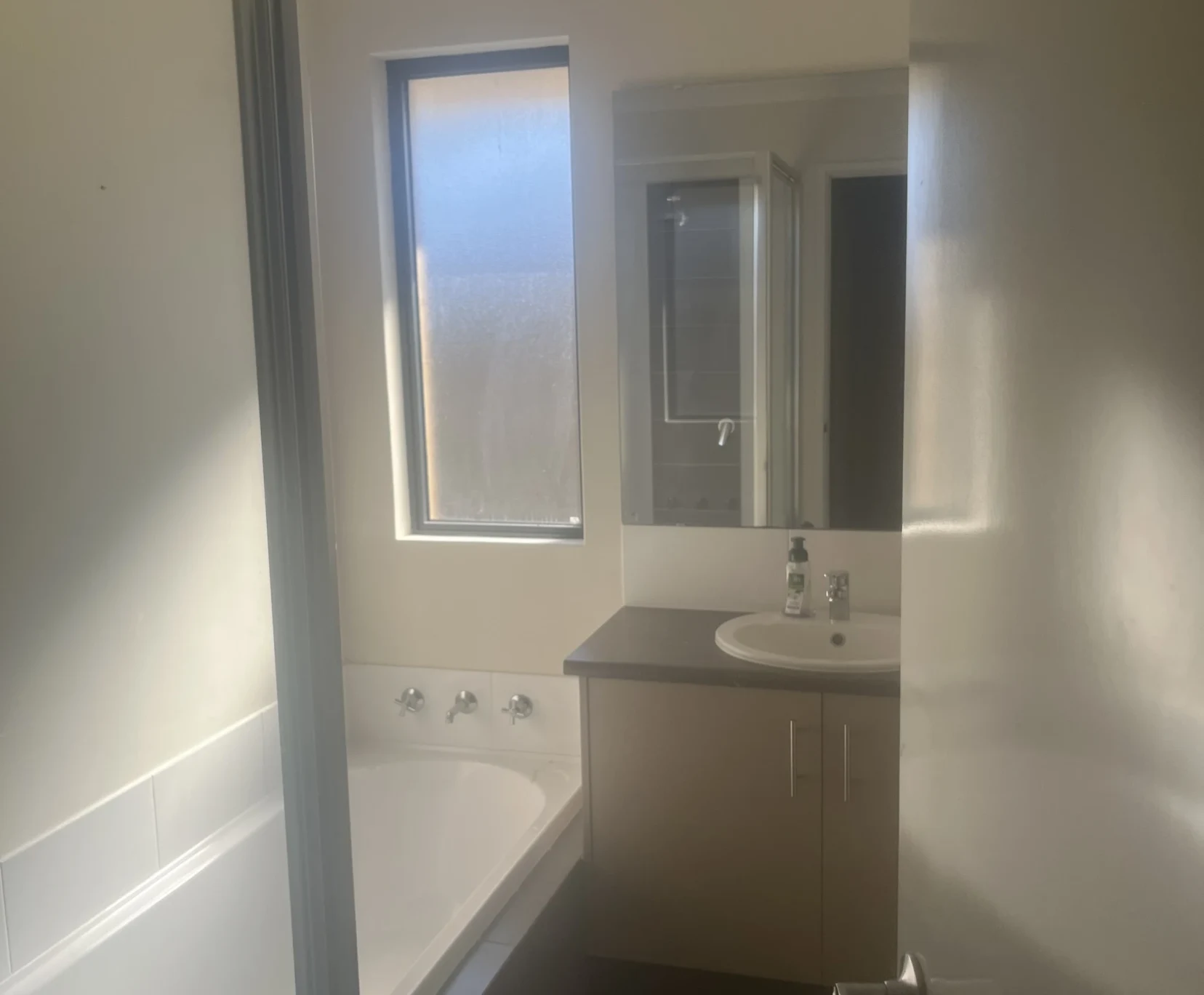 2 Rooms for Rent in Hilbert, Perth | $320, Unfurnished, Shared bathroom student accommodation in Perth - img_5