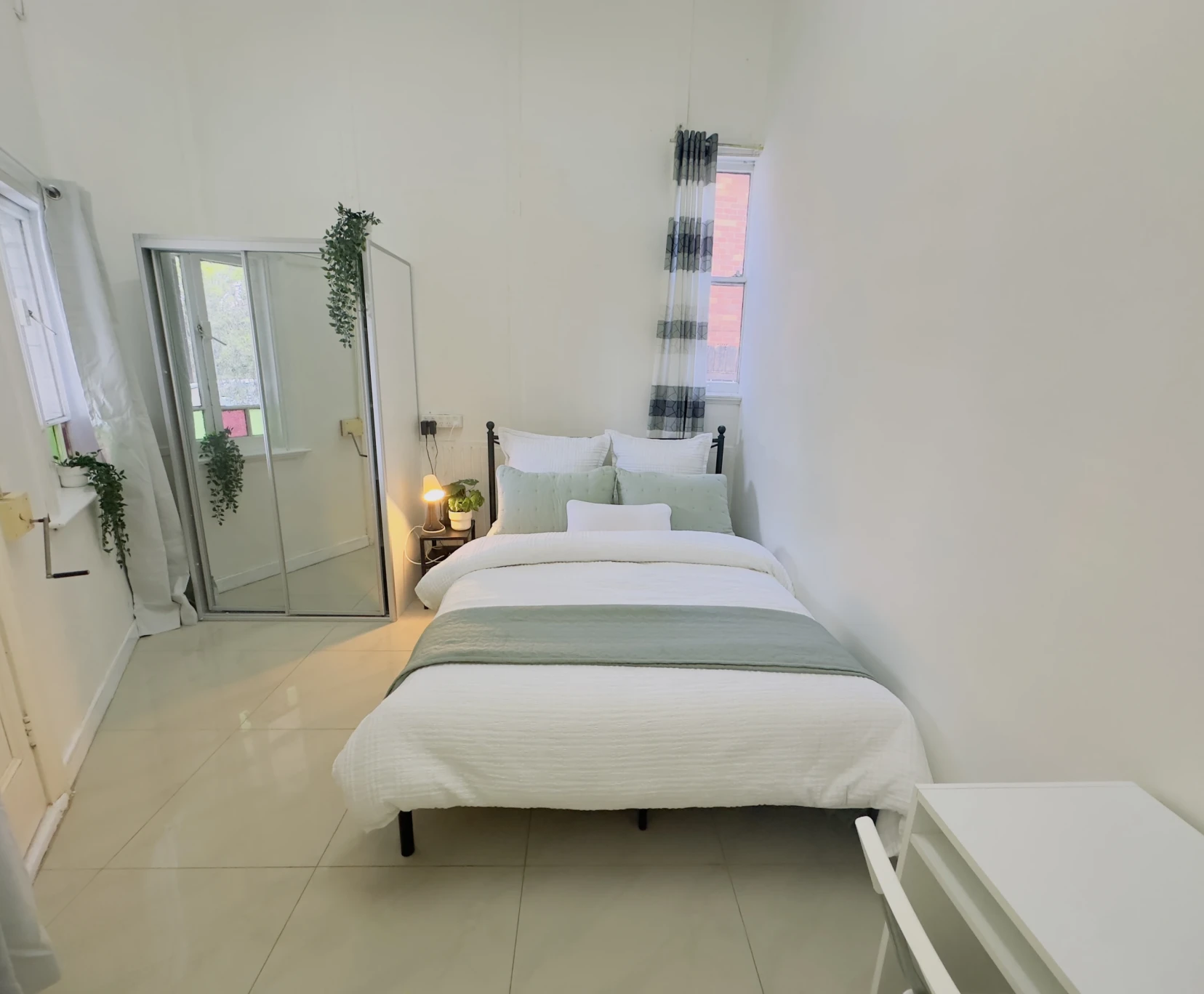 Room for Rent in Seven Hills, Sydney | $290, Furnished, Shared bathroom student accommodation in Sydney - img_1