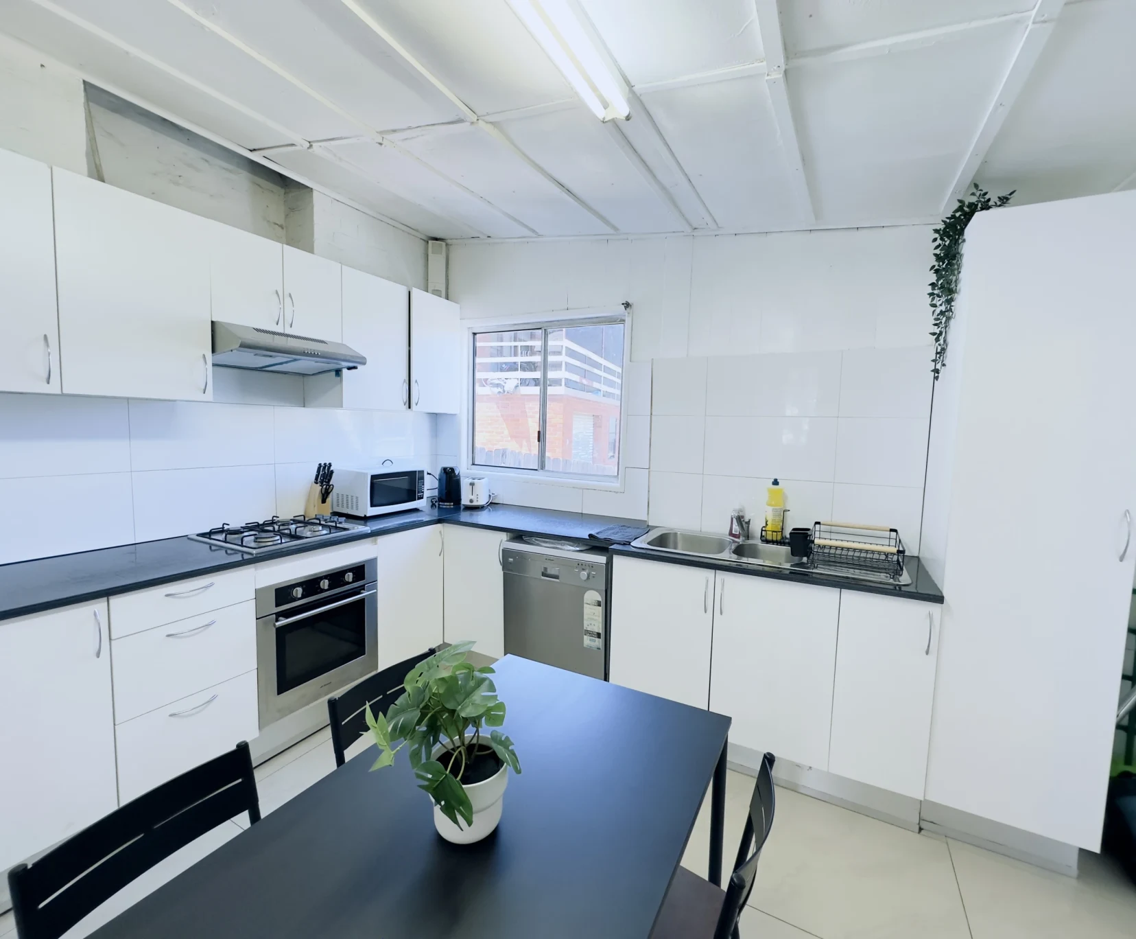 Room for Rent in Seven Hills, Sydney | $290, Furnished, Shared bathroom student accommodation in Sydney - img_5