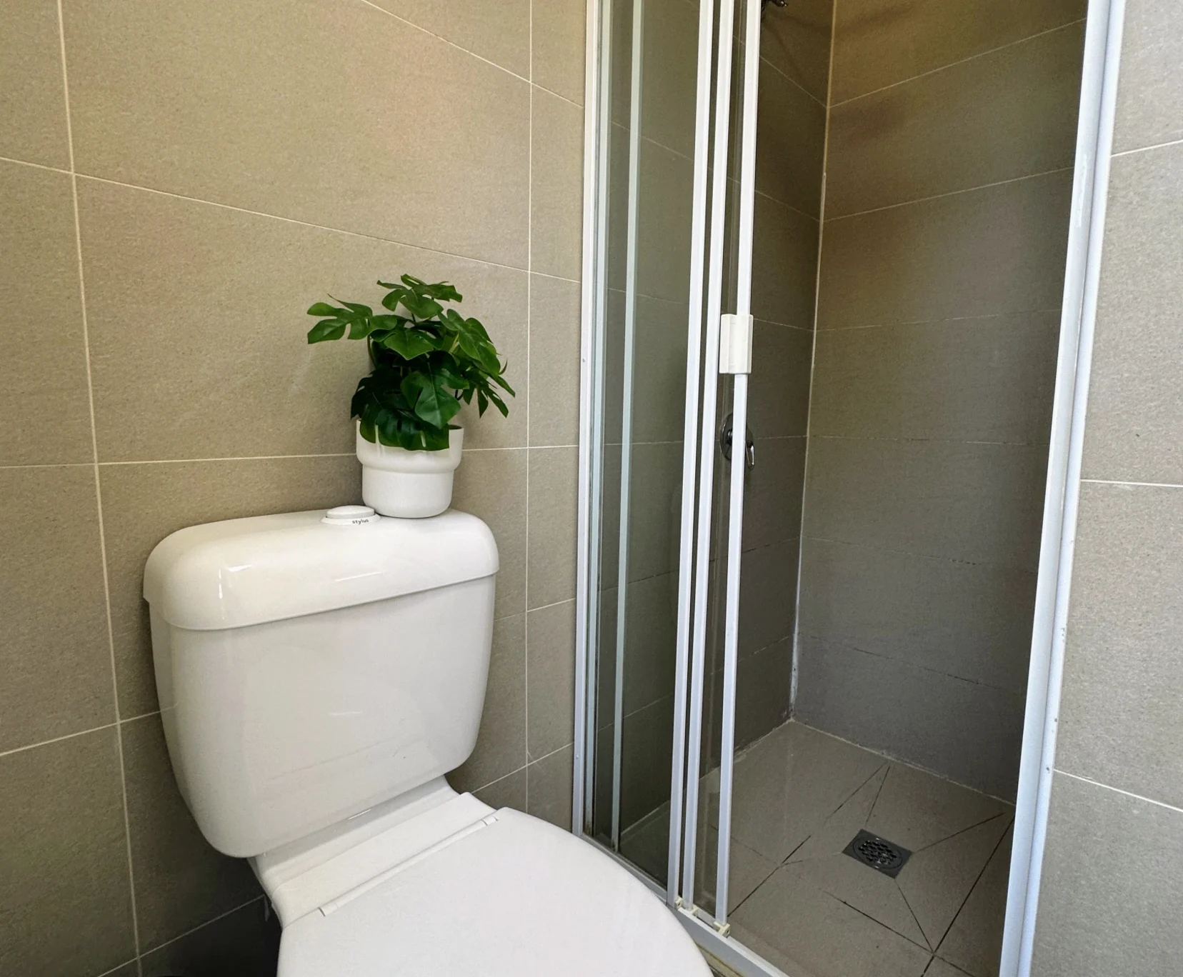 Room for Rent in Seven Hills, Sydney | $290, Furnished, Shared bathroom student accommodation in Sydney - img_7