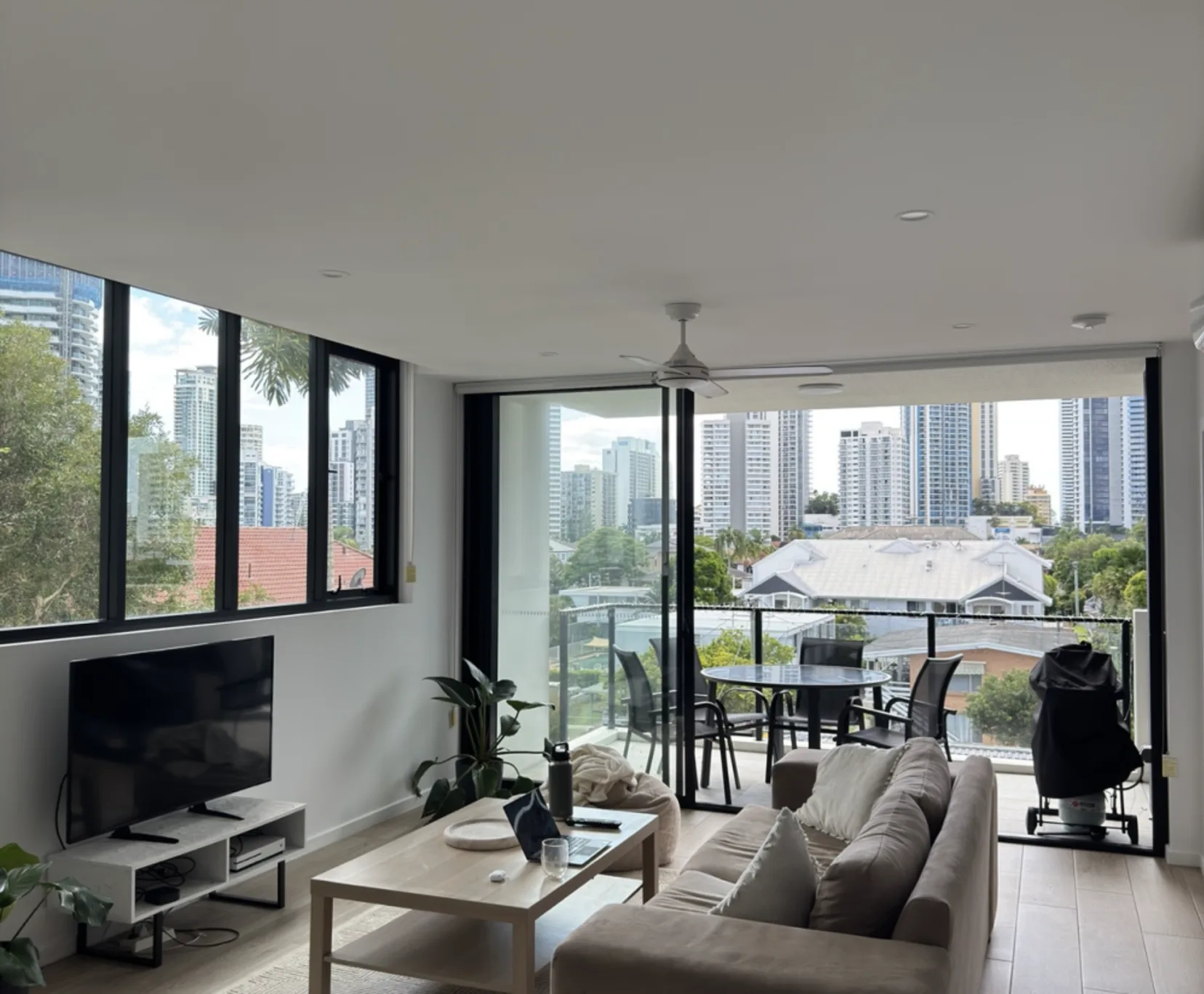 Room for Rent in Surfers Paradise, Gold Coast | $310, Flexible with furnishings, Shared bathroom - student accommodation in Gold Coast - img_1