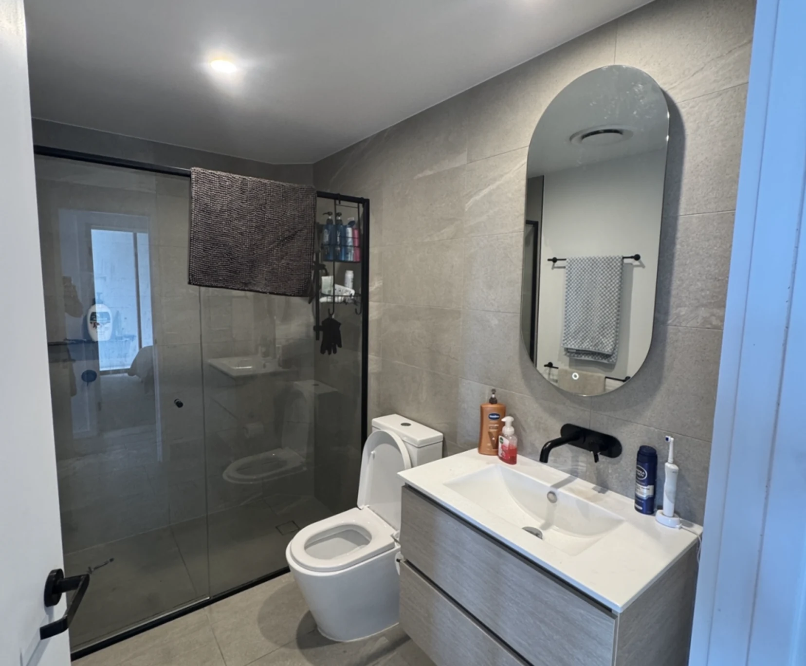Room for Rent in Surfers Paradise, Gold Coast | $310, Flexible with furnishings, Shared bathroom - student accommodation in Gold Coast - img_4