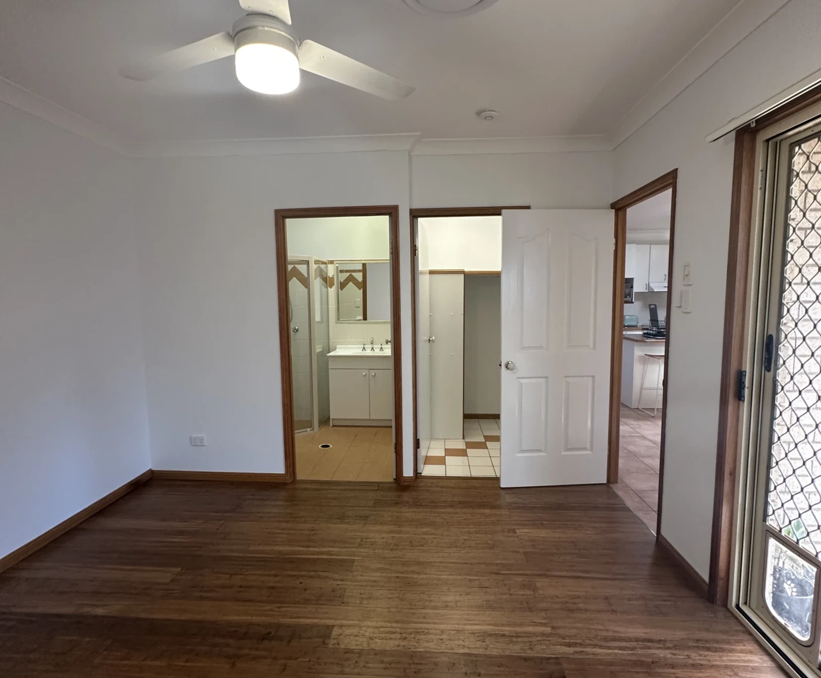 Room for Rent in Woody Point, Brisbane | $325, Unfurnished, Ensuite - student accommodation in Brisbane - img_2