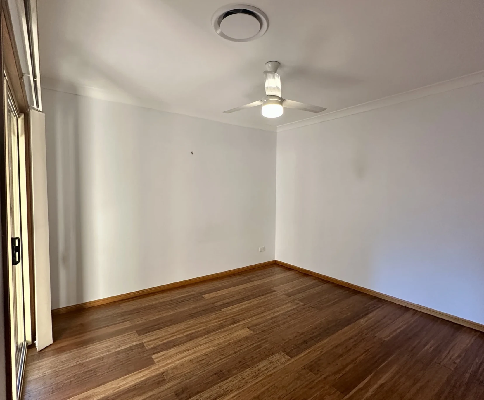 Room for Rent in Woody Point, Brisbane | $325, Unfurnished, Ensuite - student accommodation in Brisbane - img_3