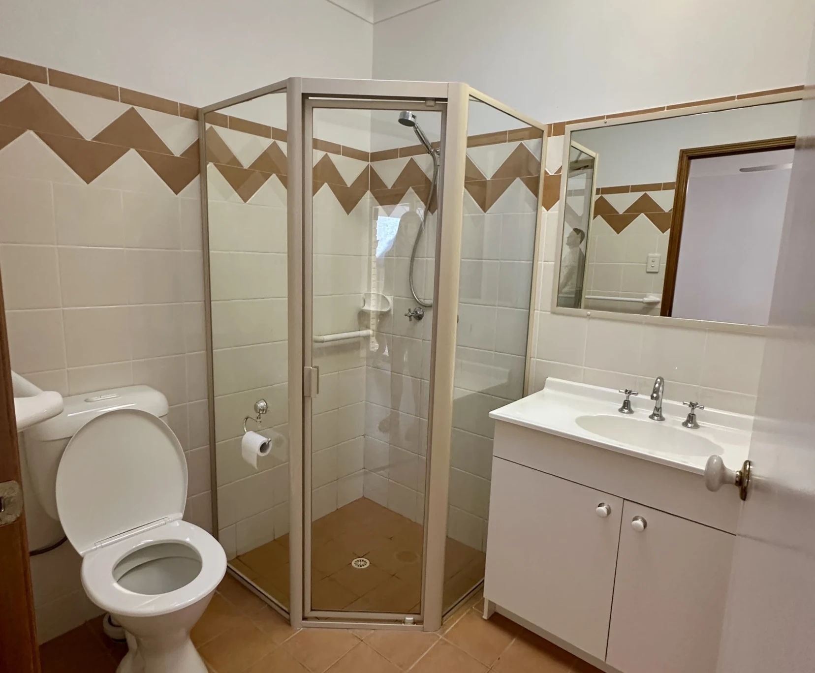 Room for Rent in Woody Point, Brisbane | $325, Unfurnished, Ensuite - student accommodation in Brisbane - img_4