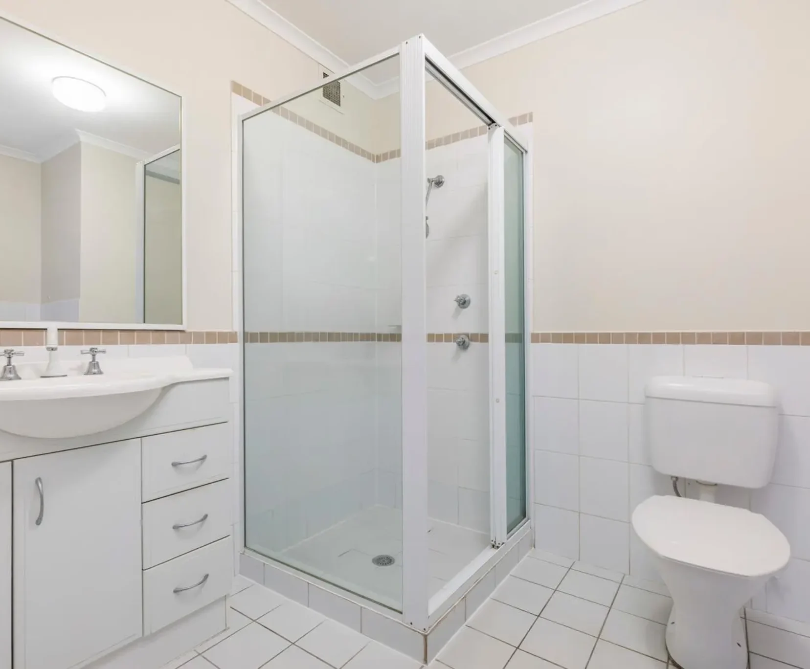 Room for Rent in Kingston, Canberra | $310, Furnished, Ensuite - student accommodation in Canberra - img_11
