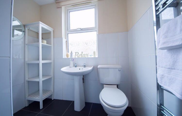 Available is a one double furnished room. - student accommodation in Leicester - img_7