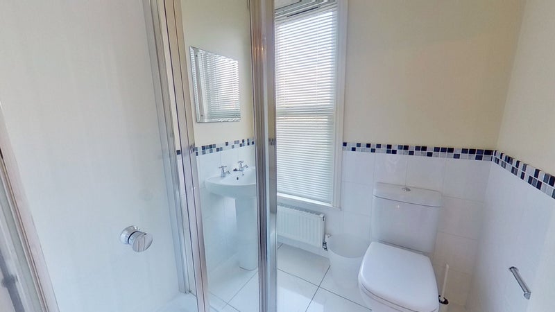 Available Now For Students And Professionals - student accommodation in Lenton - img_8