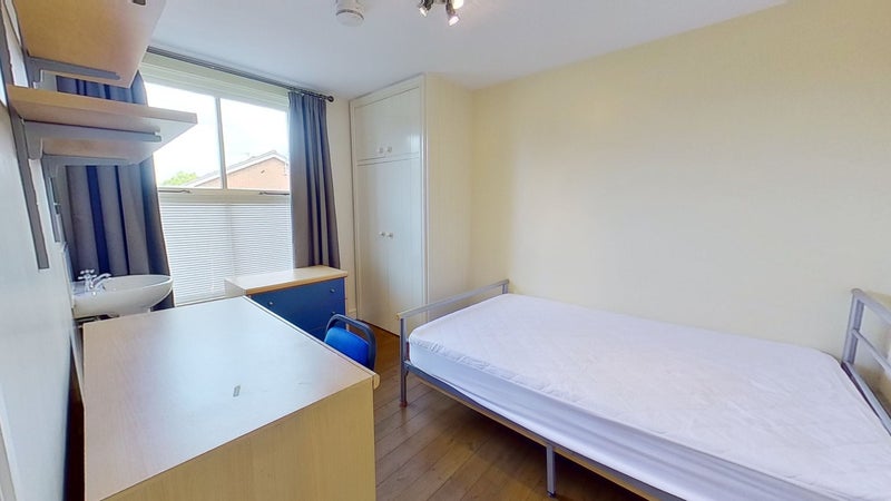 Available Now For Students And Professionals - student accommodation in Lenton - img_3