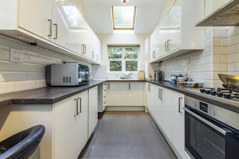 Available Now For Students And Professionals - student accommodation in Lenton - img_7