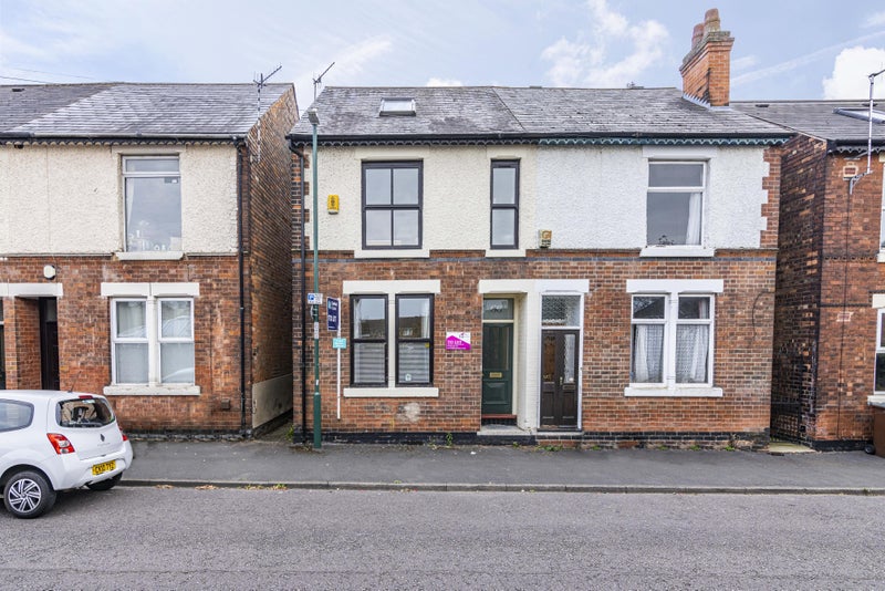 Available Now For Students And Professionals - student accommodation in Lenton - img_5