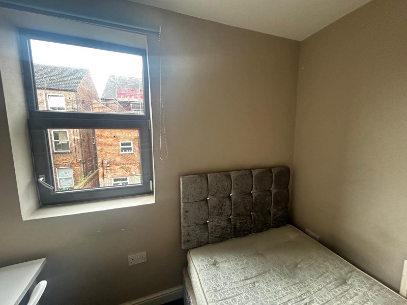Available Now - Room In Shared House -Burford Rd - student accommodation in Nottingham - img_4