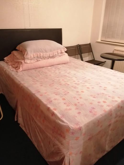 Beautiful Bedroom Available - student accommodation in Peterborough - img_1