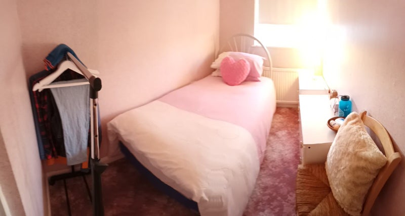 Beautiful Calming  Peaceful Bedroom - student accommodation in Bedford - img_4