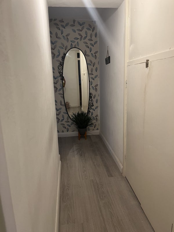 Large newly refurbed double in friendly houseshare student accommodation in West Ealing - img_7