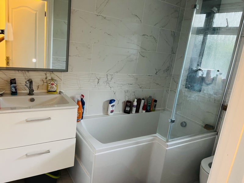 Large newly refurbed double in friendly houseshare student accommodation in West Ealing - img_8