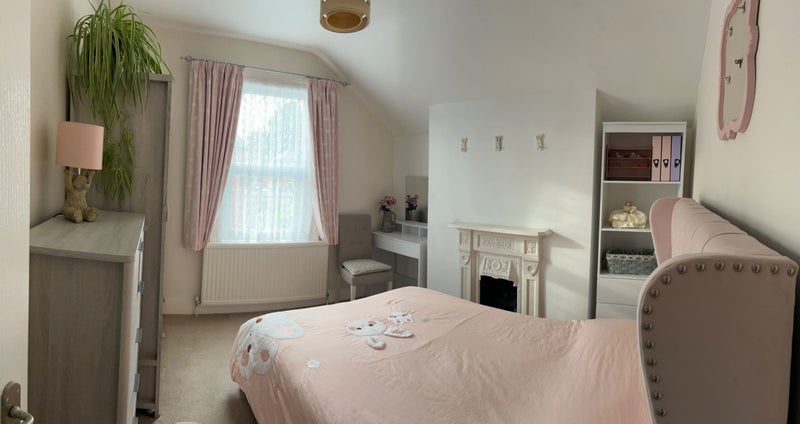 Beautiful Double Room for Lady Tenant - student accommodation in Feltham - img_1