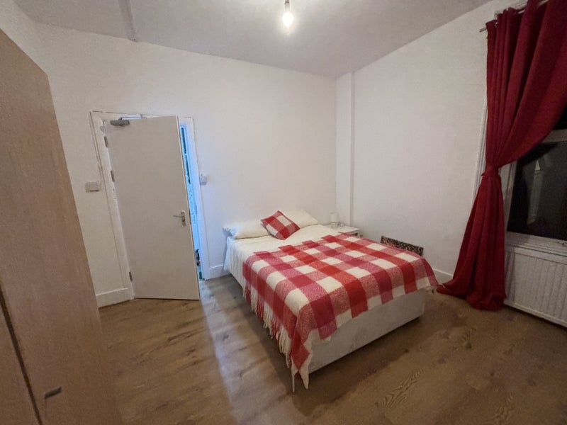 Beautiful double rooms available in 5 bed house - student accommodation in Earlsfield - img_2