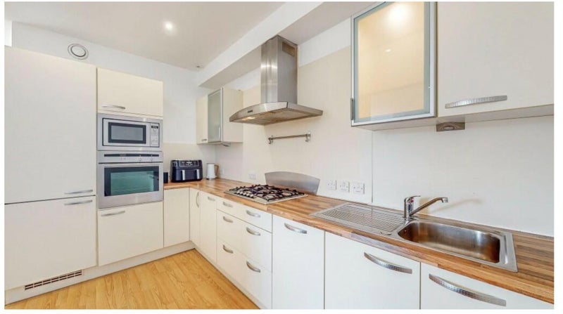 Beautiful Ensuite room available in westend - student accommodation in West End - img_2