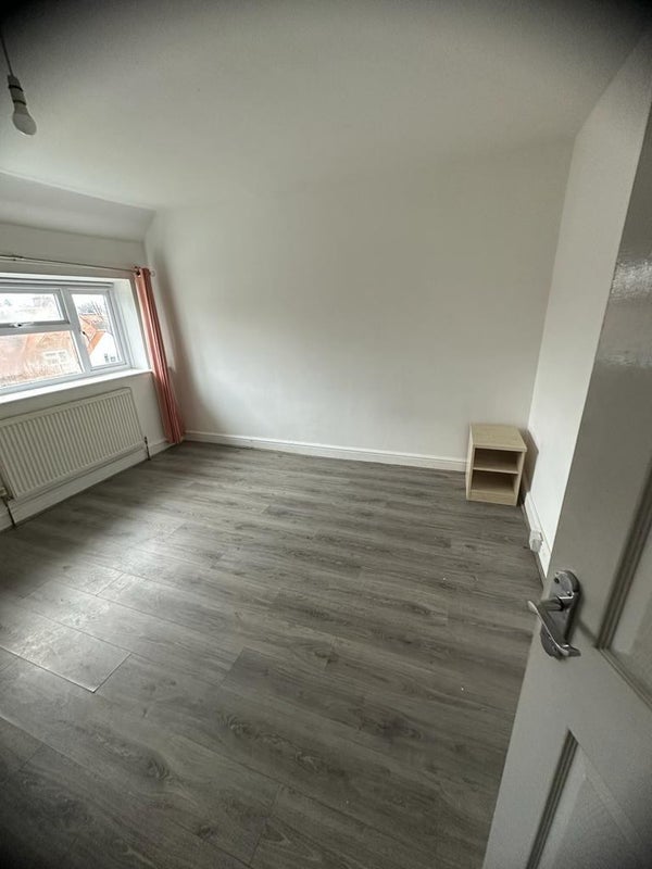 Beautiful Large Five Bedroom Home - student accommodation in St. Albans - img_10