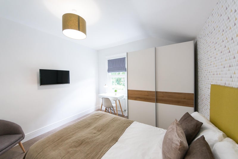 Beautifully Designed for Working Professionals - student accommodation in Reading - img_2