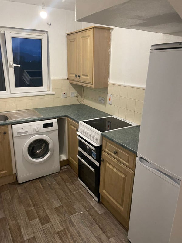 Bedroom available in Belvoir Park - student accommodation in Belfast - img_2