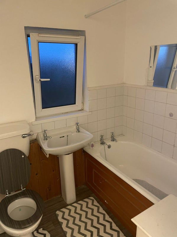 Bedroom available in Belvoir Park - student accommodation in Belfast - img_4