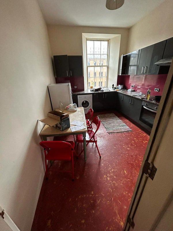 Bedroom for rent in Sauchiehall Street flat - student accommodation in Glasgow City Centre - img_2