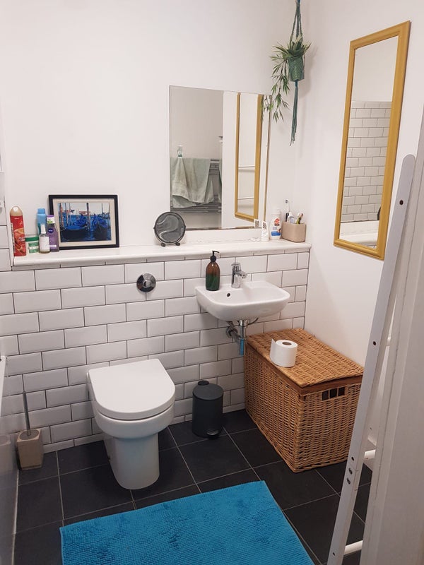 Bedroom for young professional in 2 bed flat share - student accommodation in Crosby - img_6
