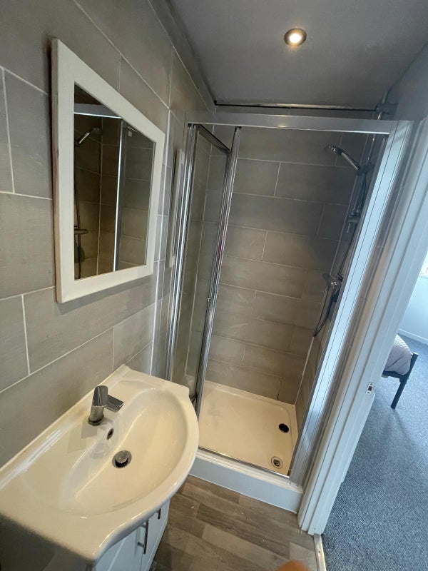 ** Best Ensuite Rooms in Rotherham ** - student accommodation in Rotherham - img_3