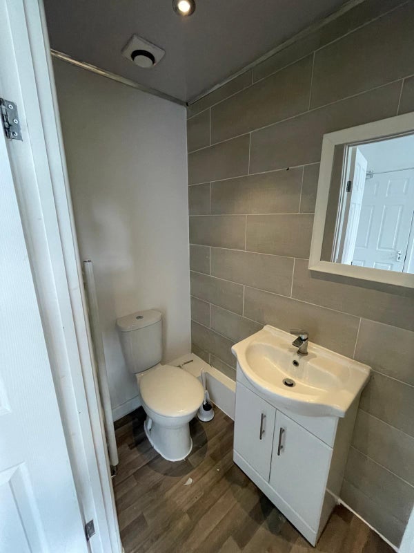 ** Best Ensuite Rooms in Rotherham ** - student accommodation in Rotherham - img_5