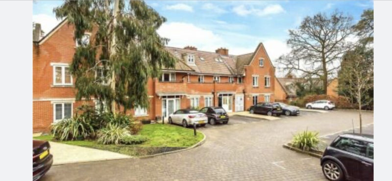 Best room available in Woking Area - student accommodation in Woking - img_4
