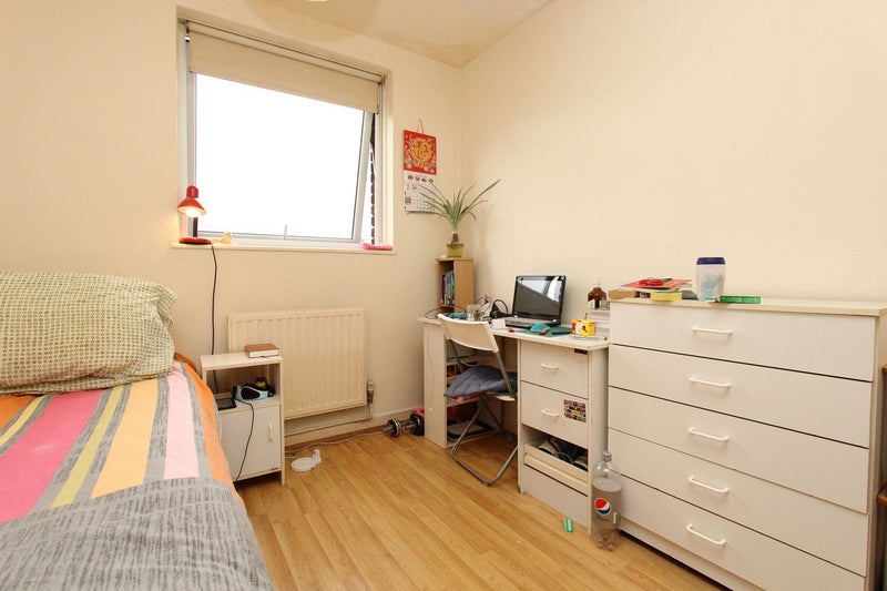 Big Double Room Available Now 5 min To BANK - student accommodation in Limehouse - img_1