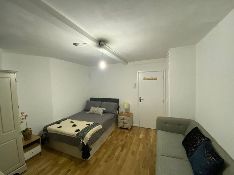 Big Double room available - student accommodation in Clerkenwell - img_4