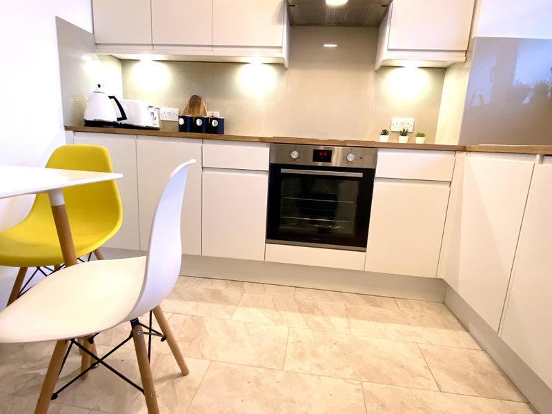 Bills inc, Free Cleaning service - student accommodation in London SW15 - img_4