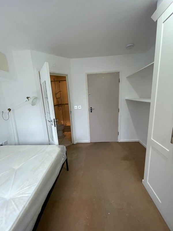 Bow/Beautiful Modern Ensuite Available Now! - student accommodation in London - img_1