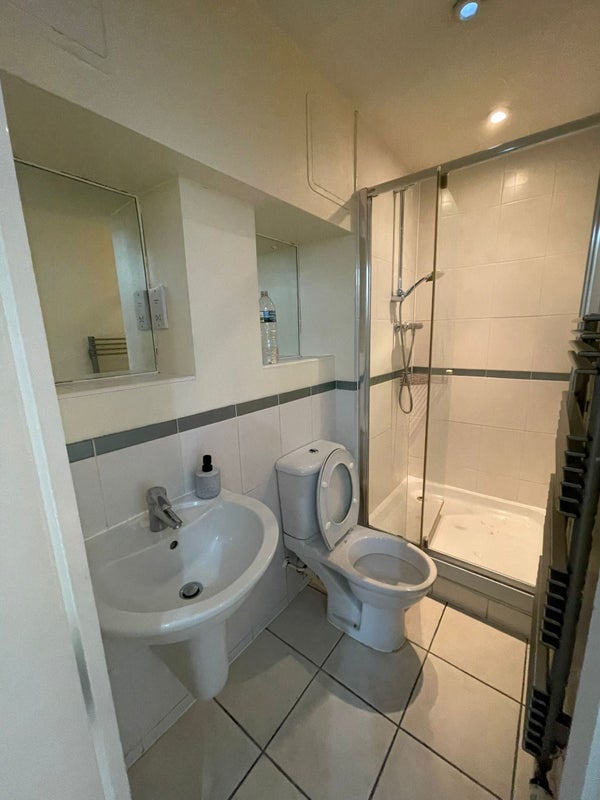 Bow/Beautiful Modern Ensuite Available Now! - student accommodation in Bow - img_12