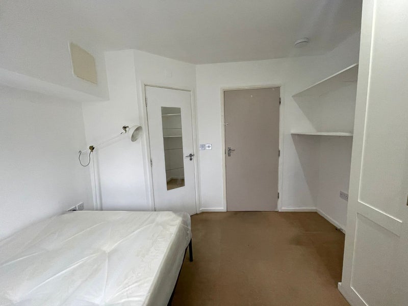 Bow/Beautiful Modern Ensuite Available Now! - student accommodation in London - img_3