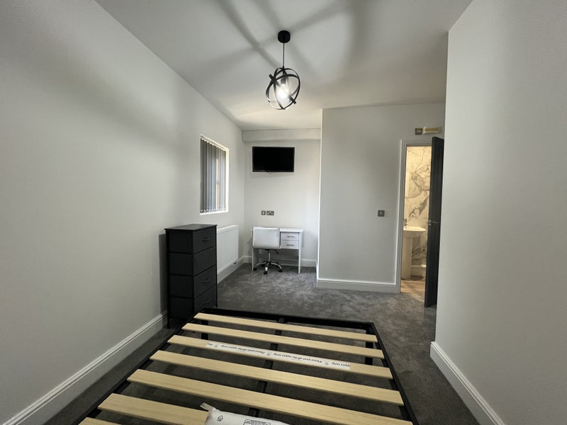 Brand New Furnished En-Suite Rooms - student accommodation in Buckingham - img_1