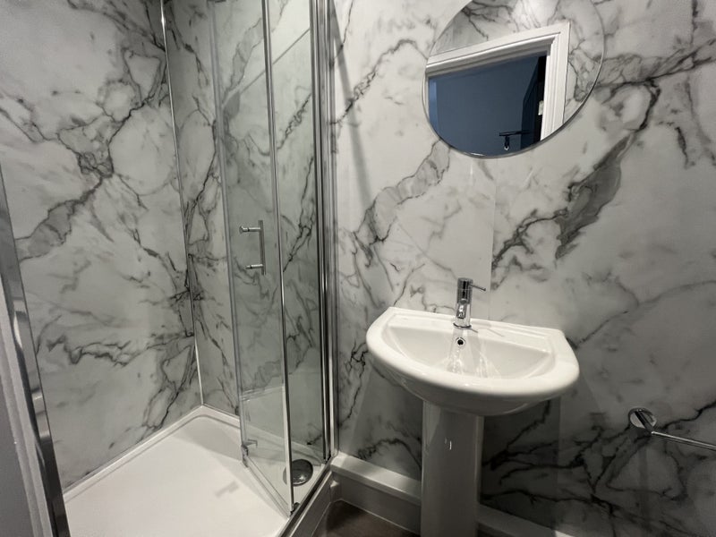 Brand New Furnished En-Suite Rooms - student accommodation in Buckingham - img_2