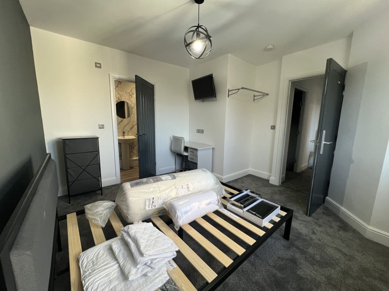 Brand New Furnished En-Suite Rooms - student accommodation in Buckingham - img_4