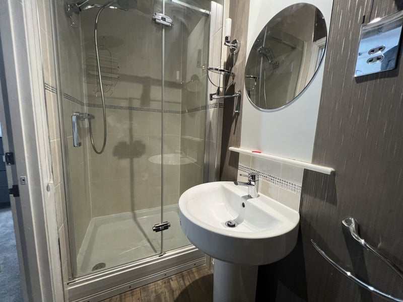 Brand New Furnished En-Suite Rooms - student accommodation in Buckingham - img_11